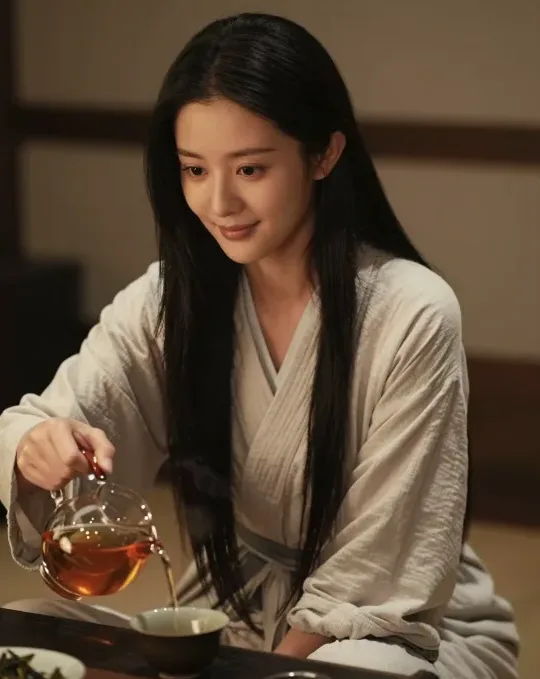 お茶を淹れるAI彼女